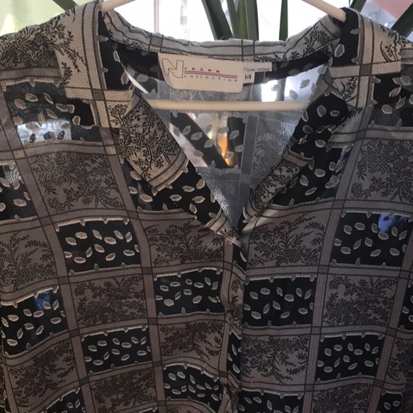 Semi sheer blouse - Picture 3 of 11